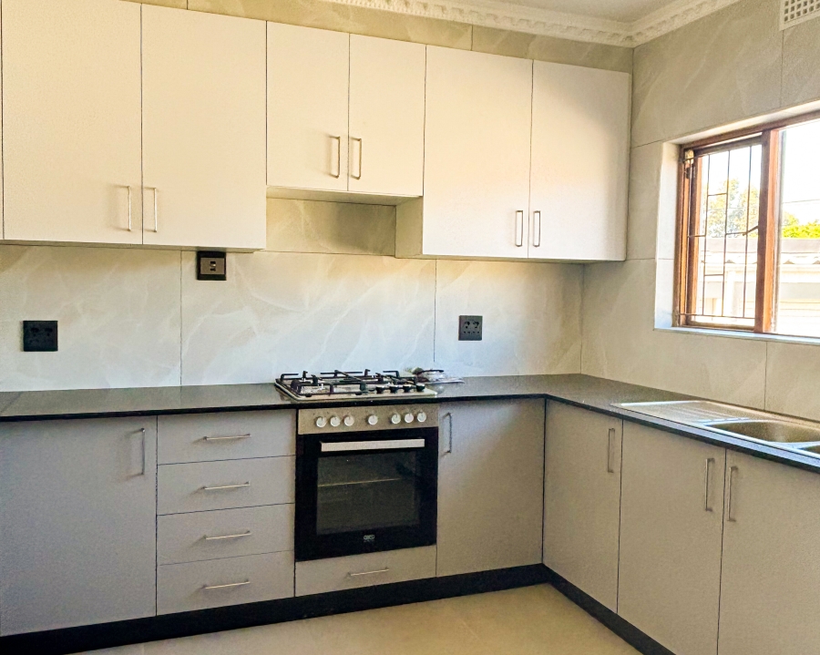 To Let 3 Bedroom Property for Rent in Table View Western Cape